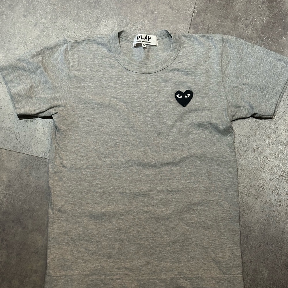Women’s Comme des GARÇONS grey t-shirt
